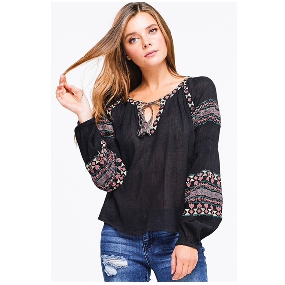 BOHO BEAUTIFUL!  Blouson Sleeve Embroidered Top - Picture 2 of 8